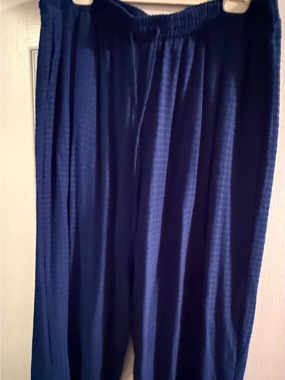 Women's Dark Blue Elastic-Waist Capri Pants